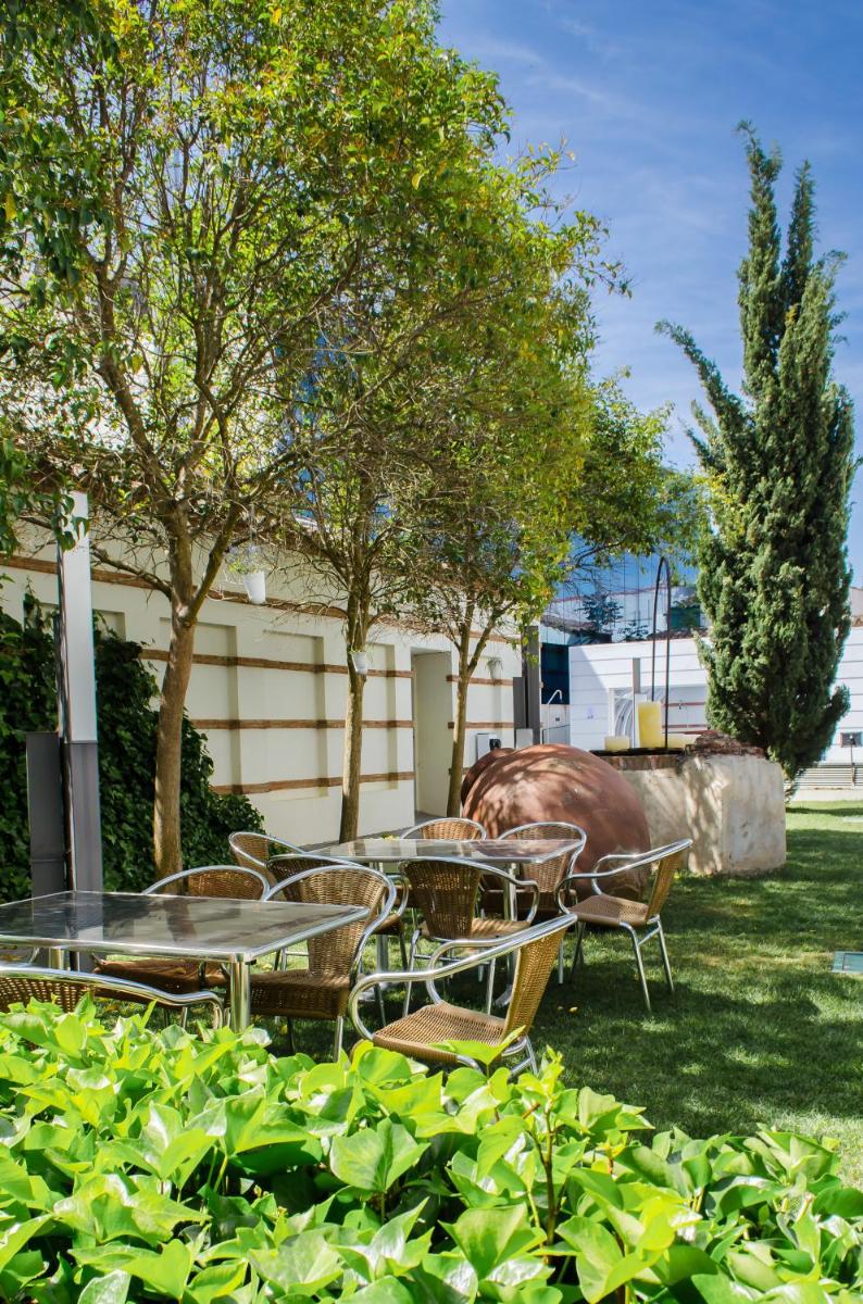 Jardín al aire libre en Hotel Mirador de Llerena