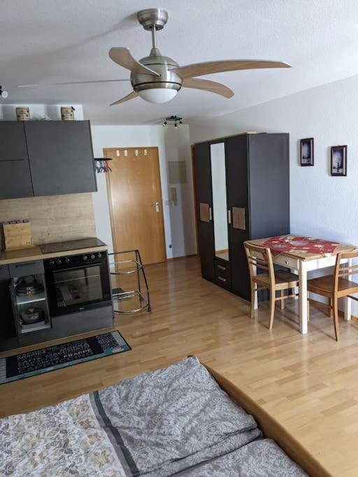 Apartment mit Balkon - Housity