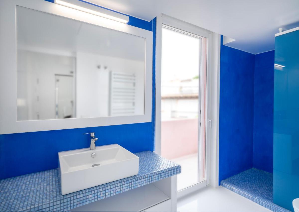 Un baño de The Pink Elephant Hotel