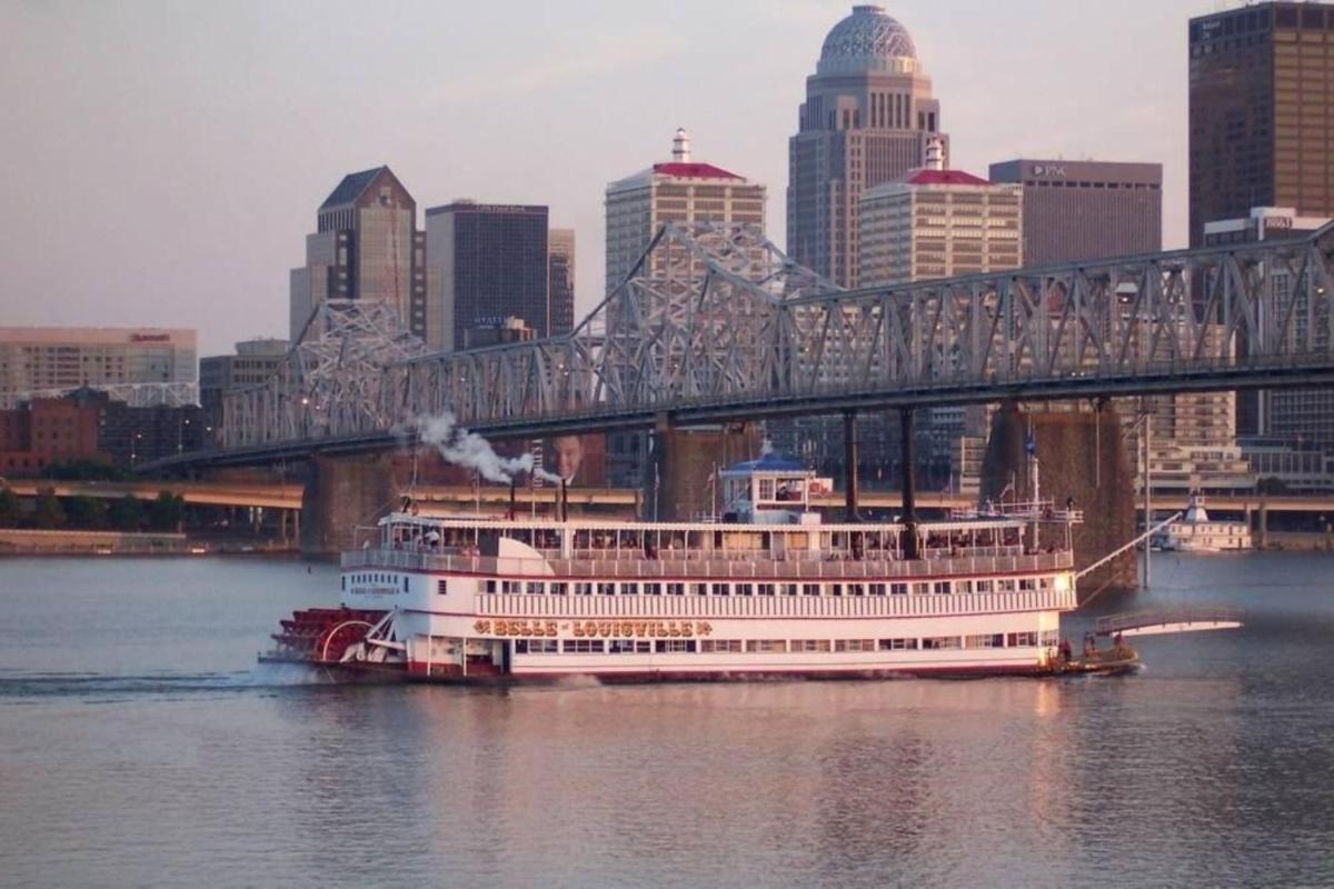 Marriott Louisville East - Housity