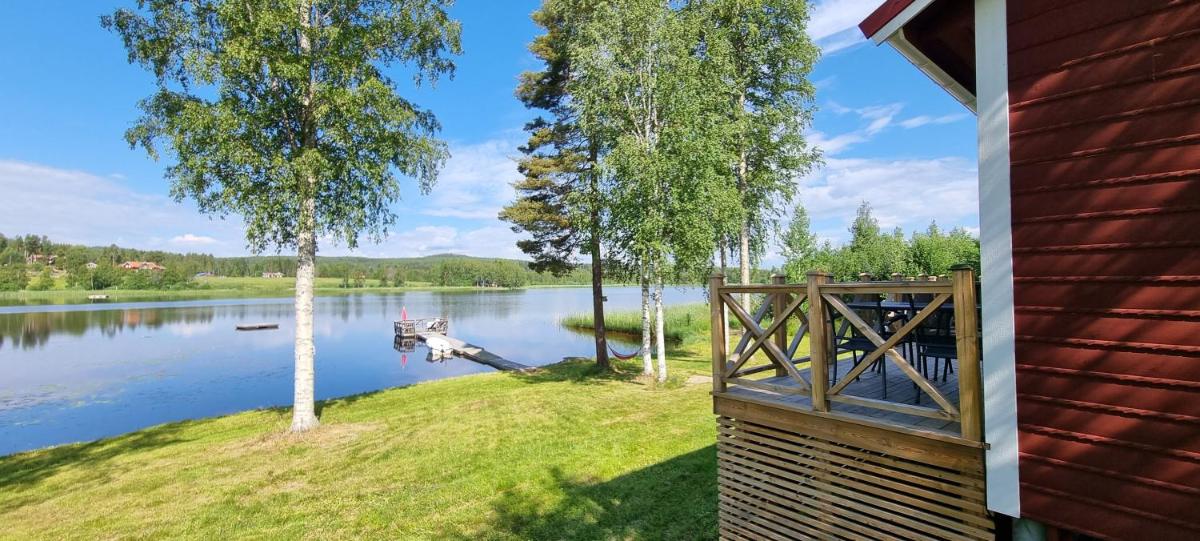 Mysig stuga med sjötomt, nära Järvsöbacken - Housity