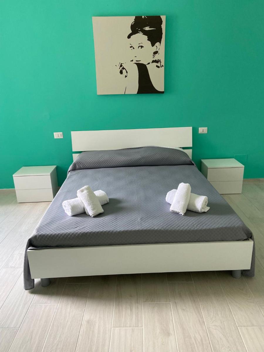 La Dolce Vita - Housity