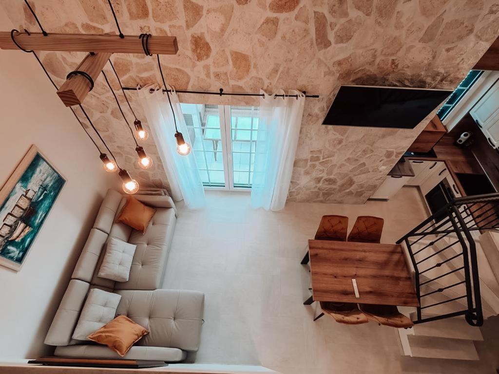 STONE HOUSE JEZERA - Housity