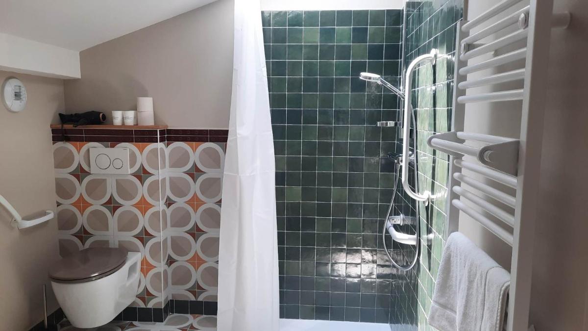 Salle de bains dans l'établissement Hotel Trinquet