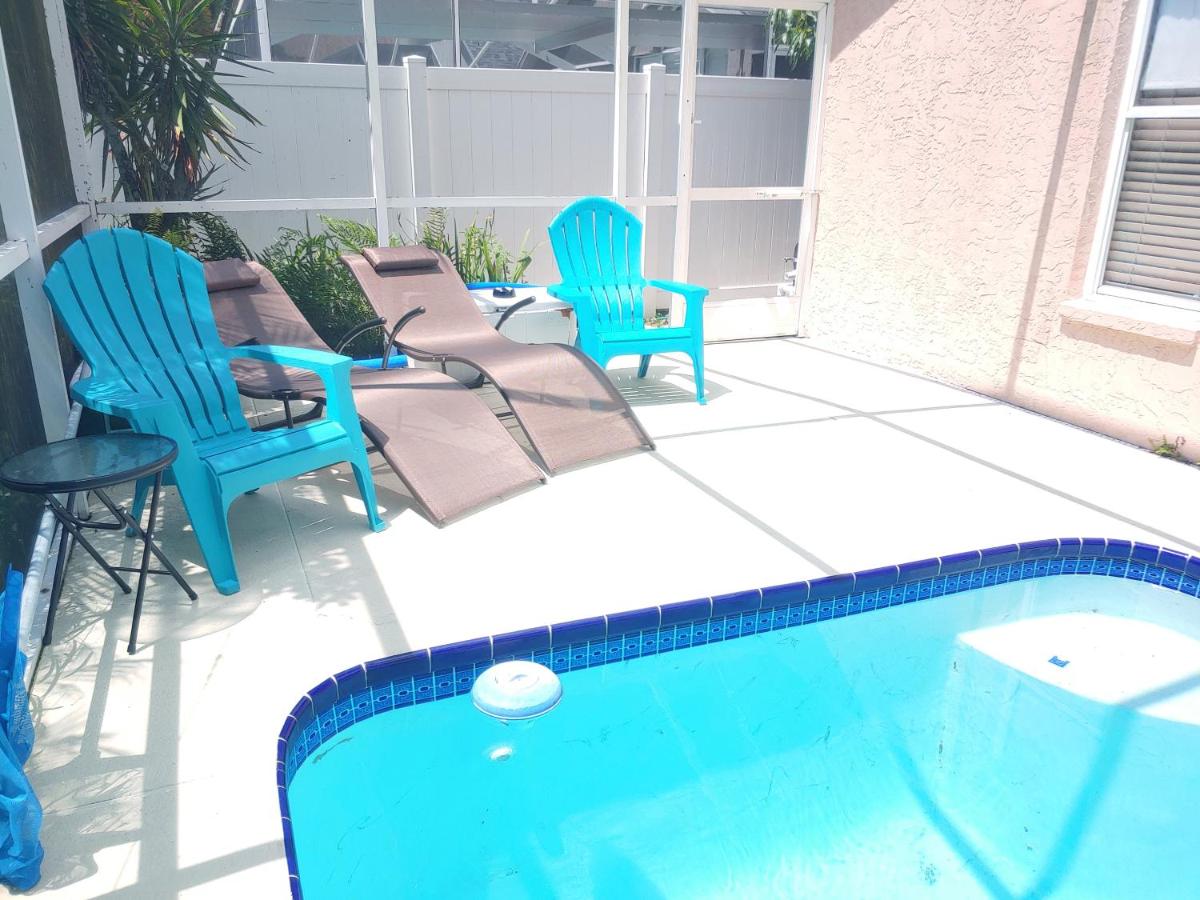 Cozy and Conveniently located Pool Home with Free WiFi - Housity