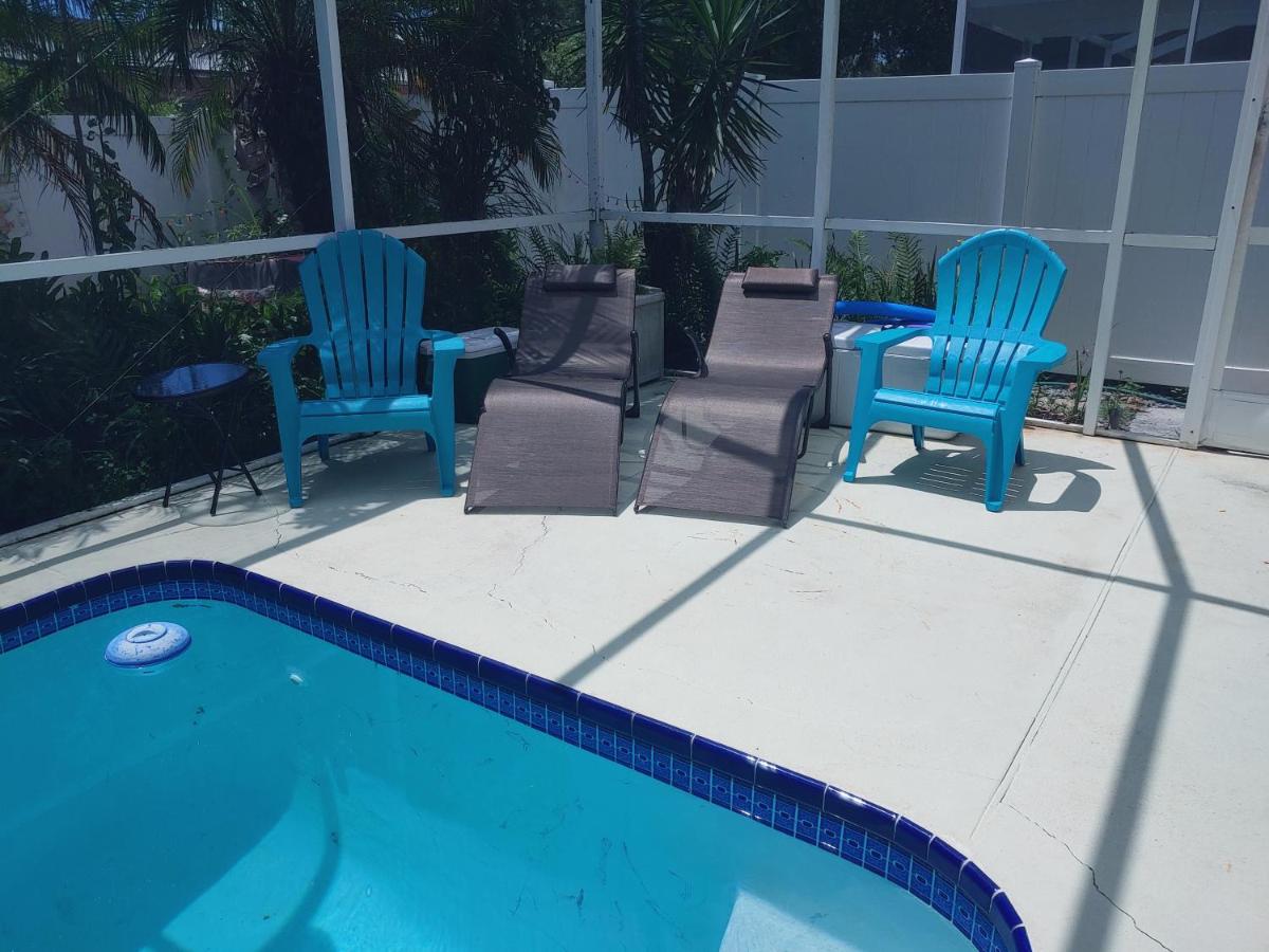 Cozy and Conveniently located Pool Home with Free WiFi - Housity