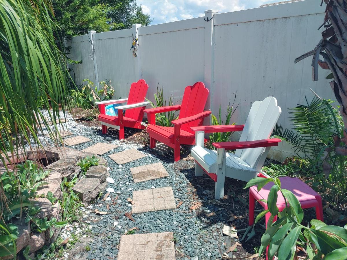 Cozy and Conveniently located Pool Home with Free WiFi - Housity