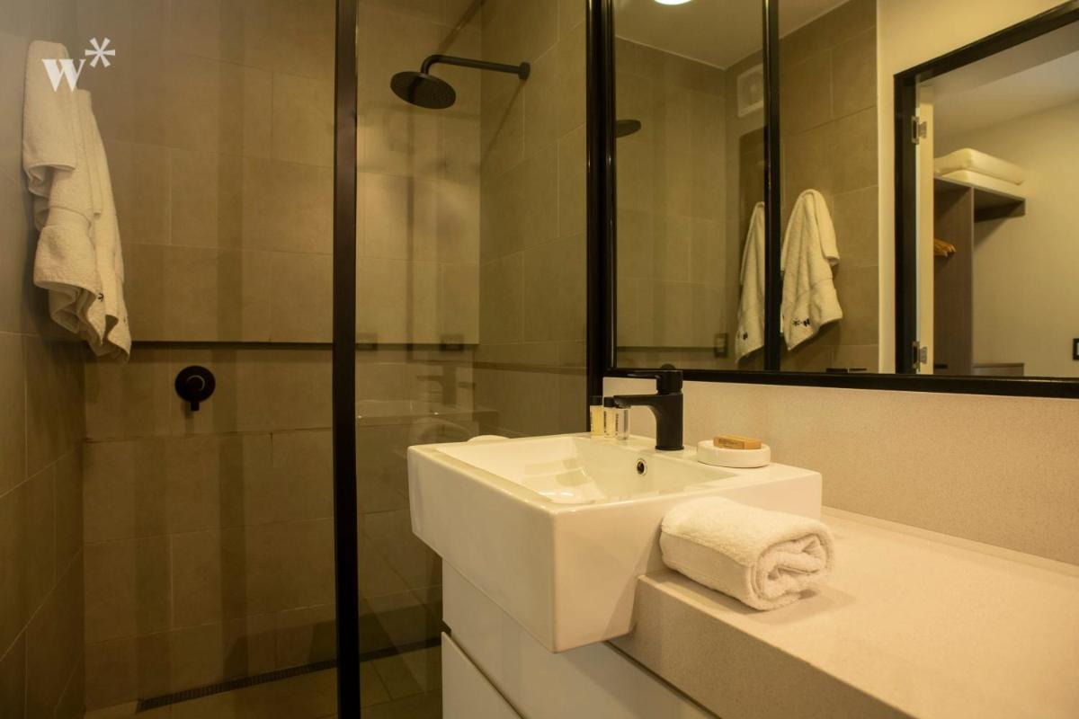 Modern 1BR in Exclusive San Isidro - Housity