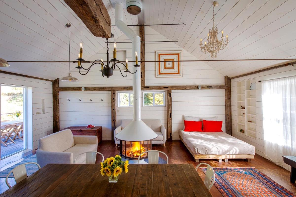 bright serene + spacious barn upstate NY - Housity