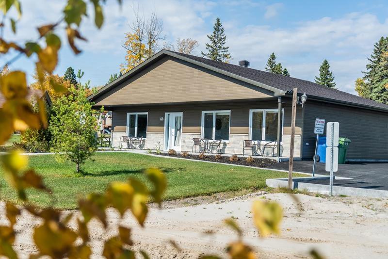 Les Chalets Baie Cascouia, Nature & Expérience - Housity