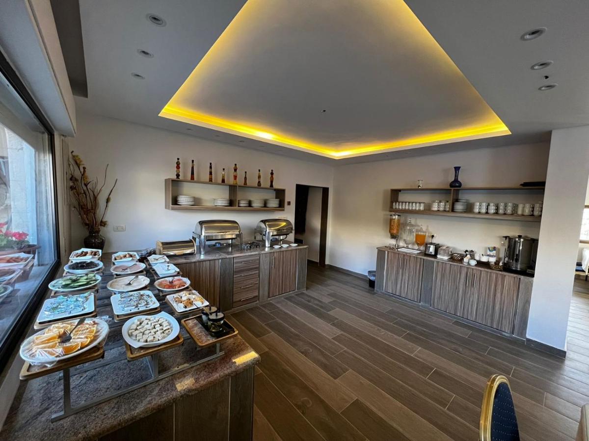 Salome Hotel - Housity