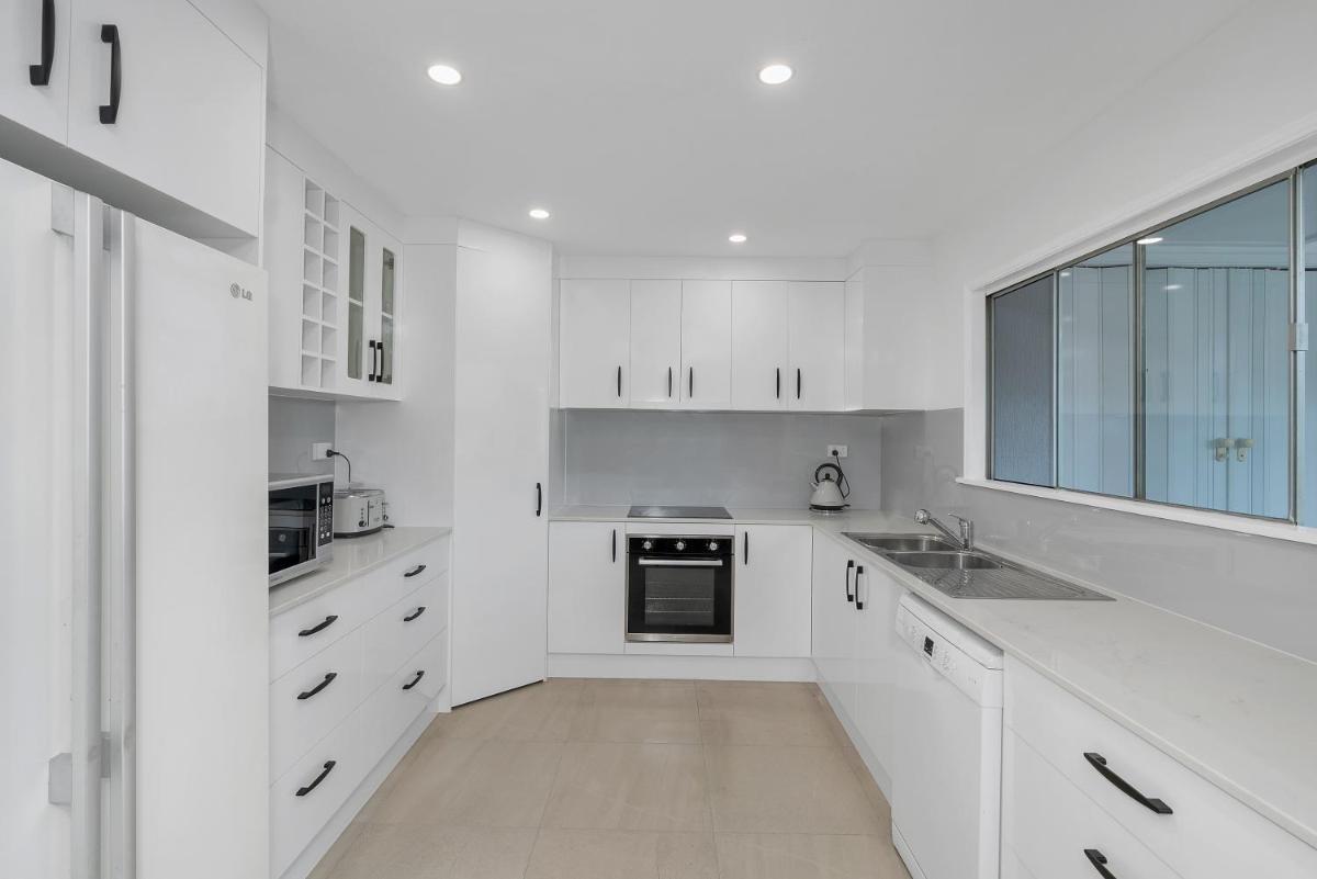 Endeavour Holiday House Clifton Beach - Housity