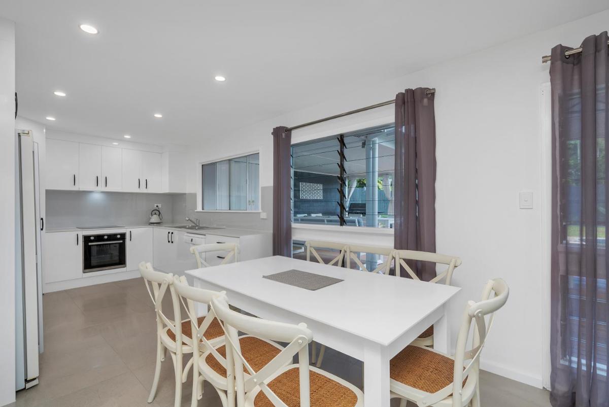 Endeavour Holiday House Clifton Beach - Housity