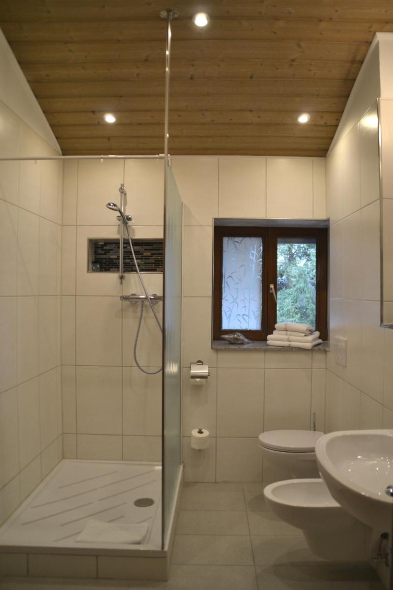 Alpina Hotel - Housity