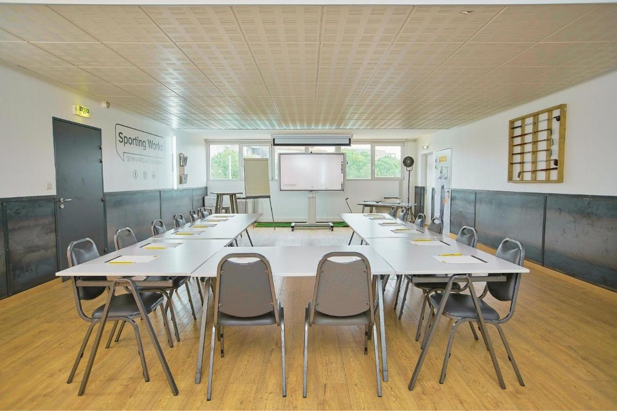 Espace de conférence ou salle de réunion dans l'établissement Sporting House Hôtel