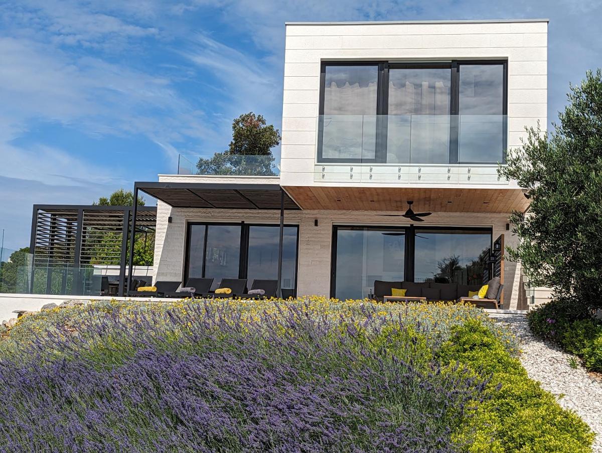 Villa Vinisce View - Housity