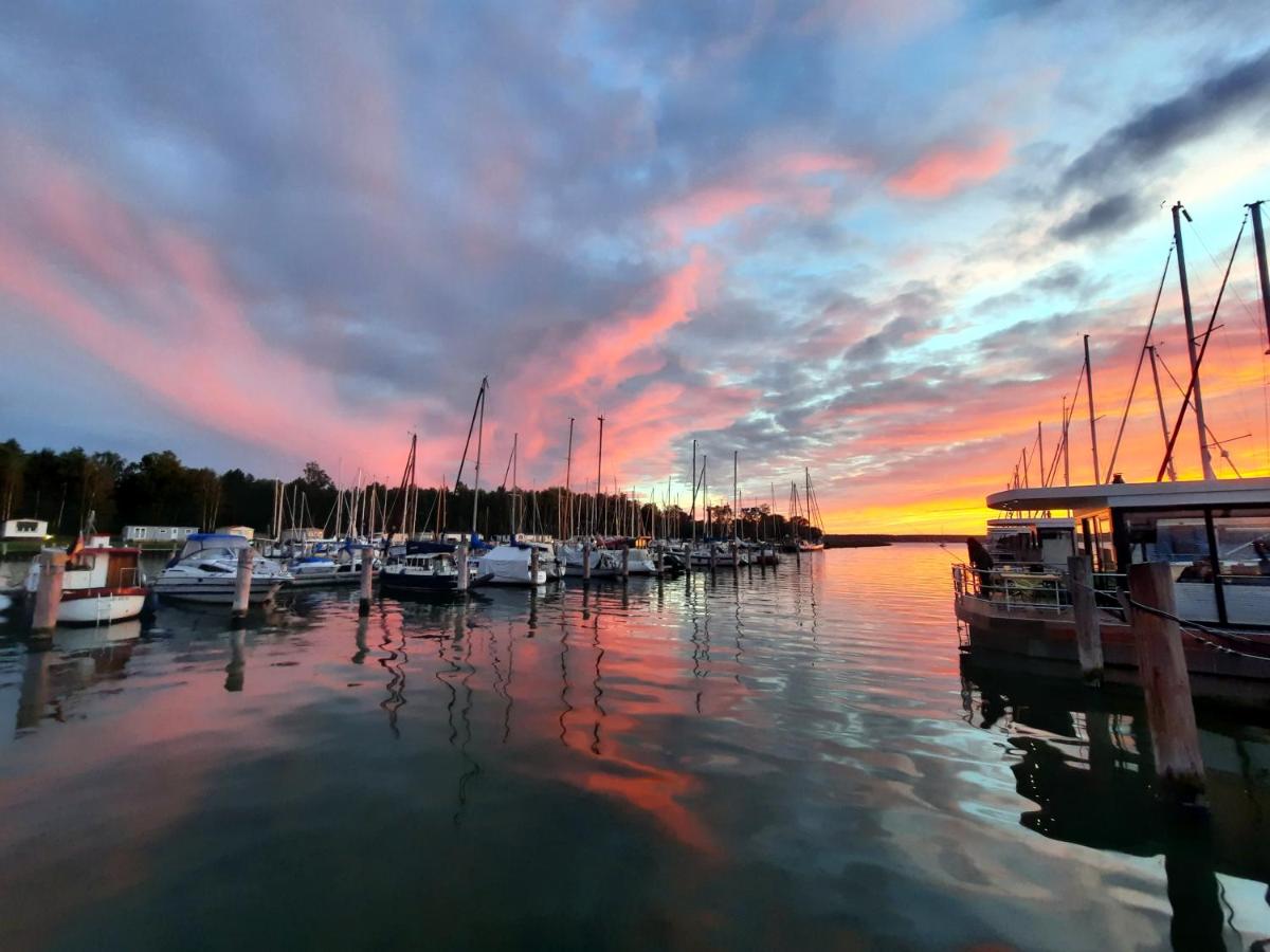 Suitetrails - Hausboot Usedom - Marama