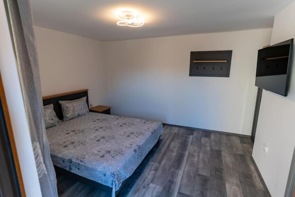La Bebe 3 - Housity