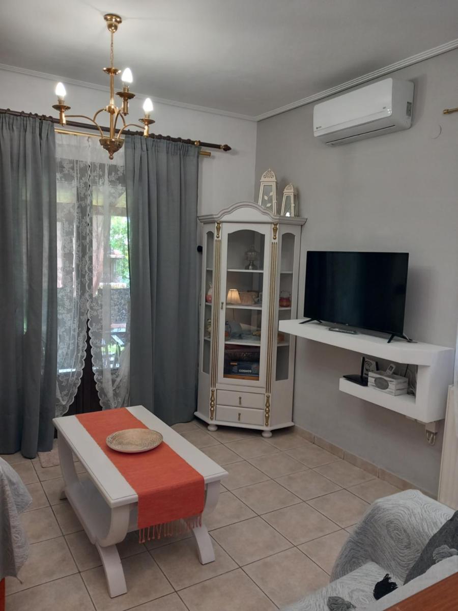Poly's Sea Side House - Housity
