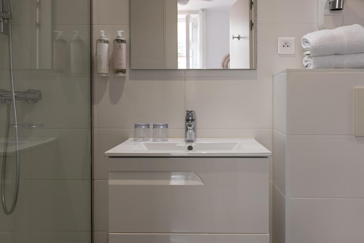 Salle de bains dans l'établissement Hôtel & Espace Bien-être La Maison du Lierre
