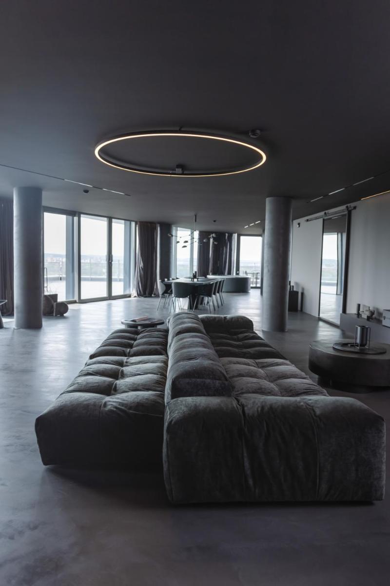 Suitetrails - Grey Penthouse
