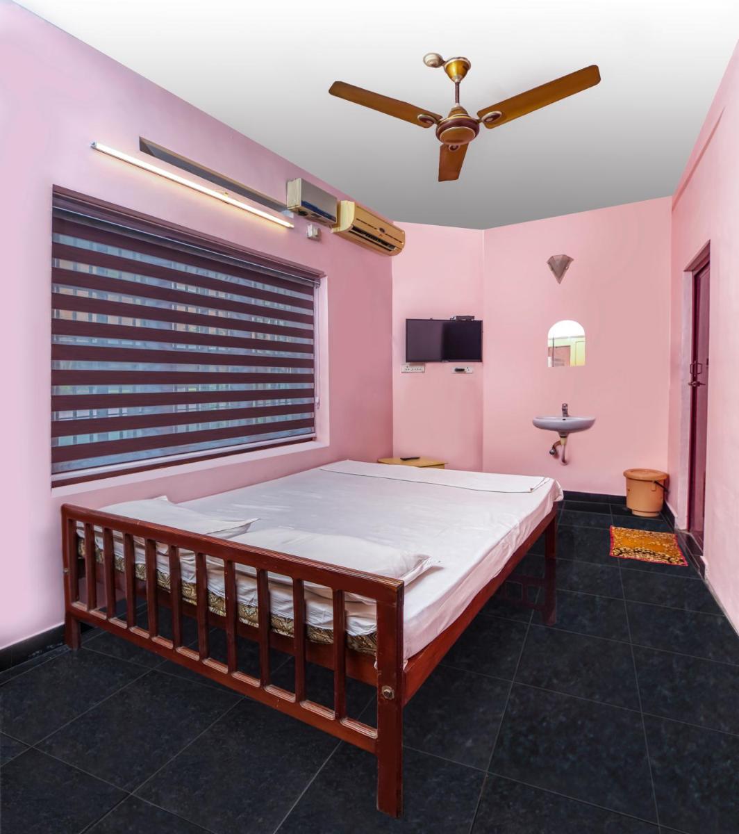 Rams Guest House Technopark - Housity
