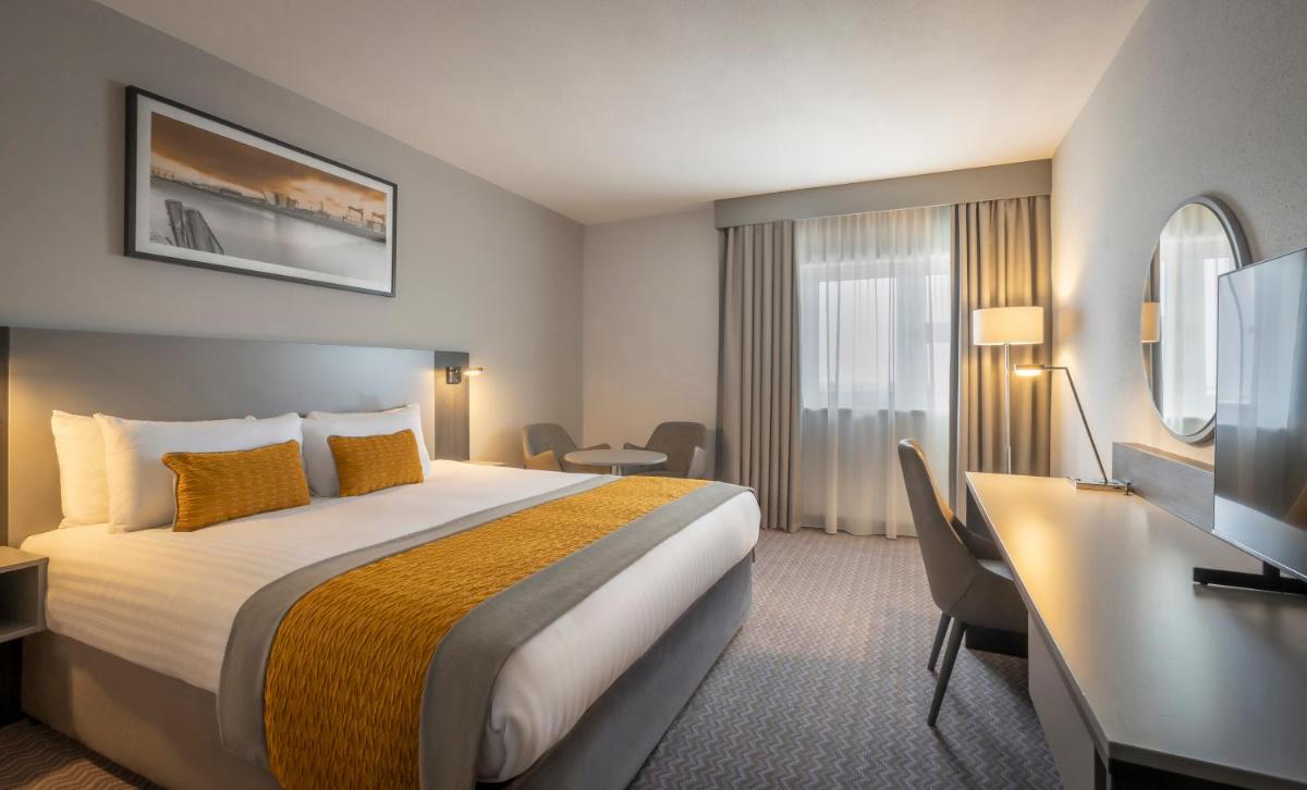 Maldron Hotel Belfast International Airport - Housity