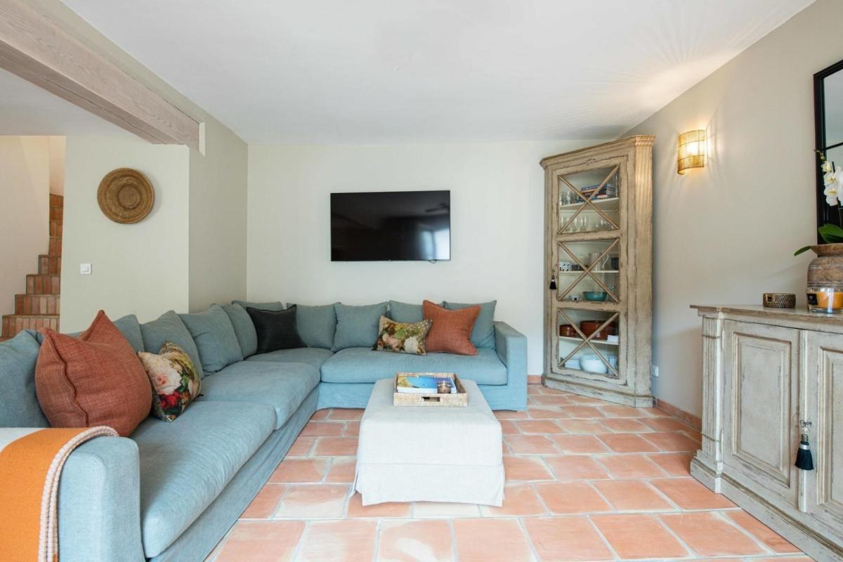 Pretty Historical Village House - Housity
