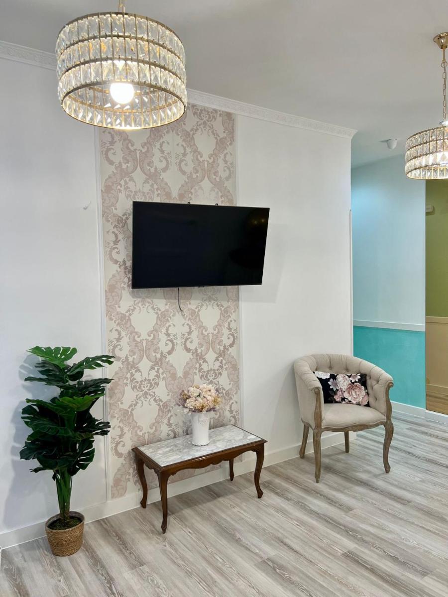 Hostal Milan - Housity