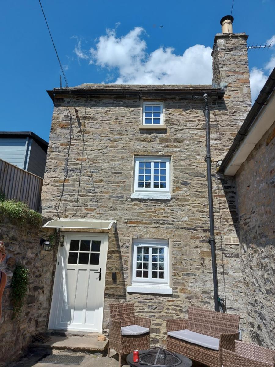 Puzzle Cottage, Quirky Dales Cottage for 2 - Housity