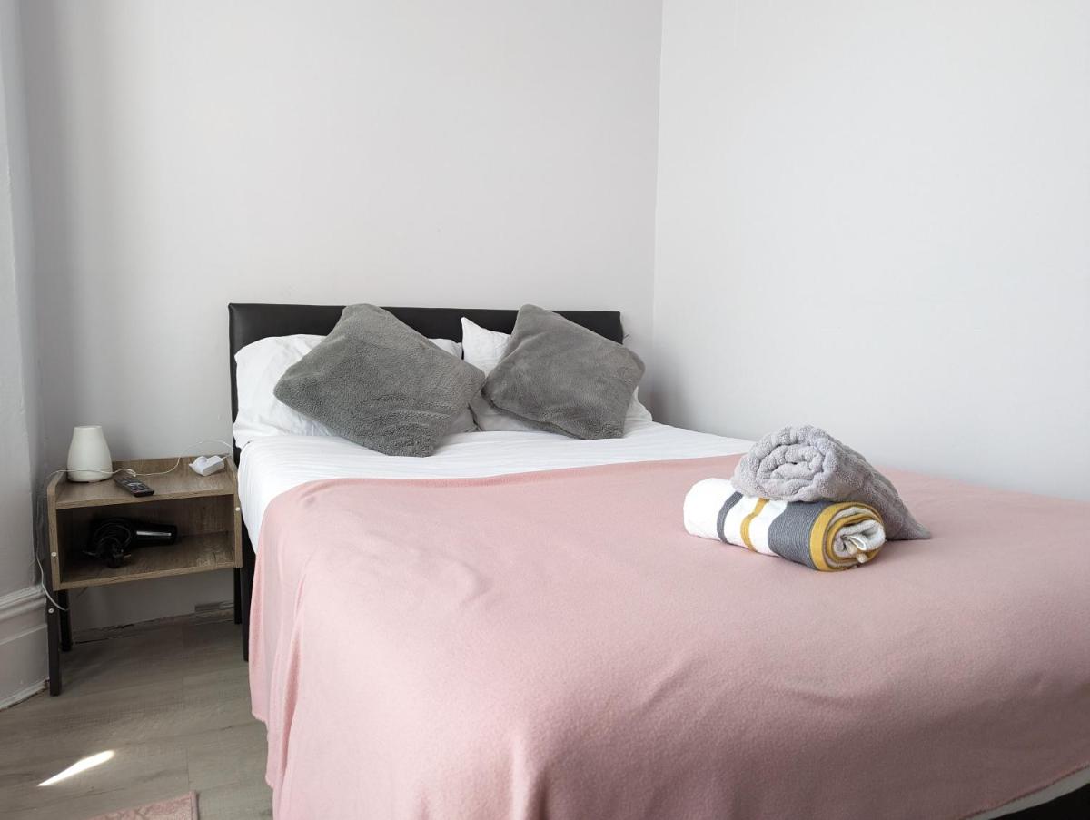 Budget 1 Bedroom Flat Inner-City Value - Housity