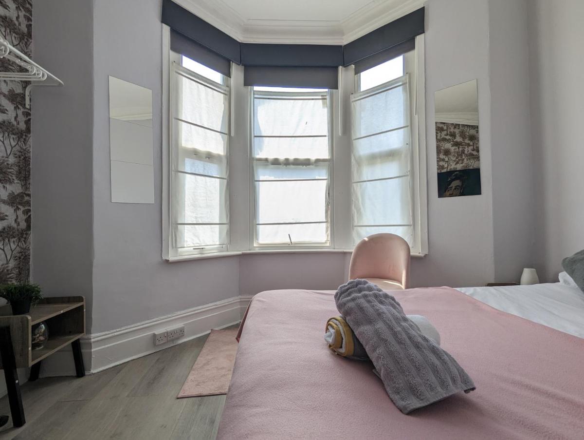 Budget 1 Bedroom Flat Inner-City Value - Housity