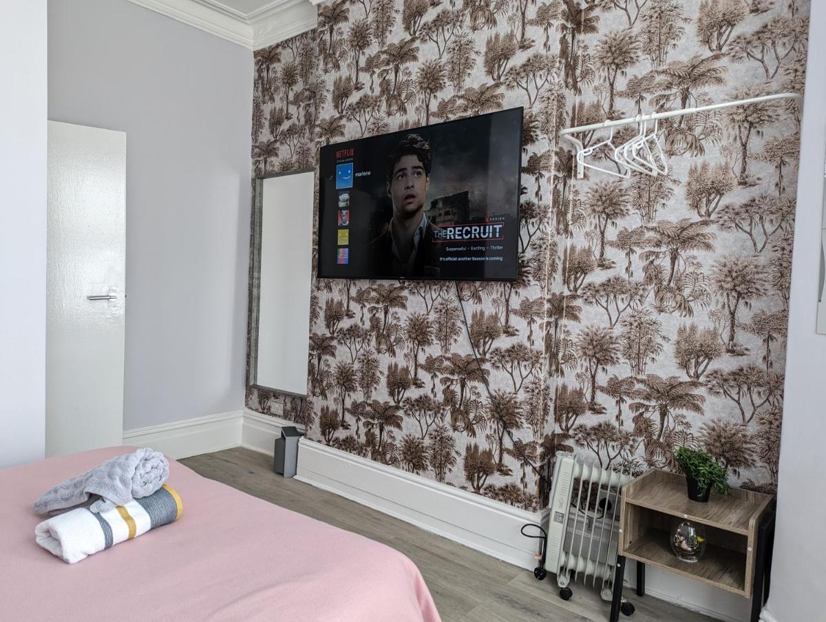 Budget 1 Bedroom Flat Inner-City Value - Housity