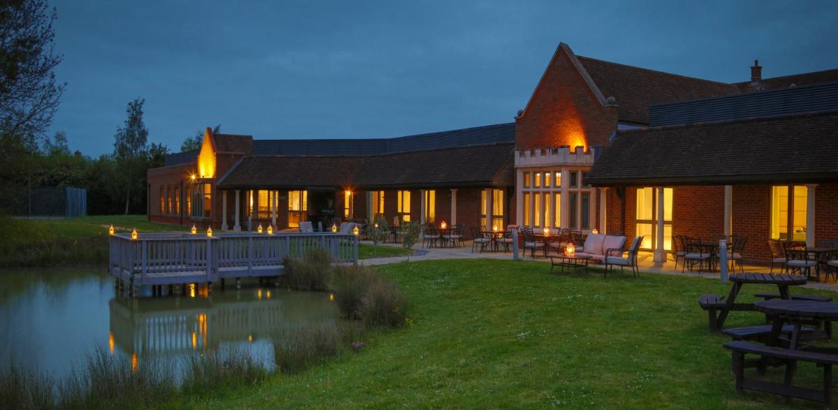 Cambridge Belfry Hotel & Spa - Housity