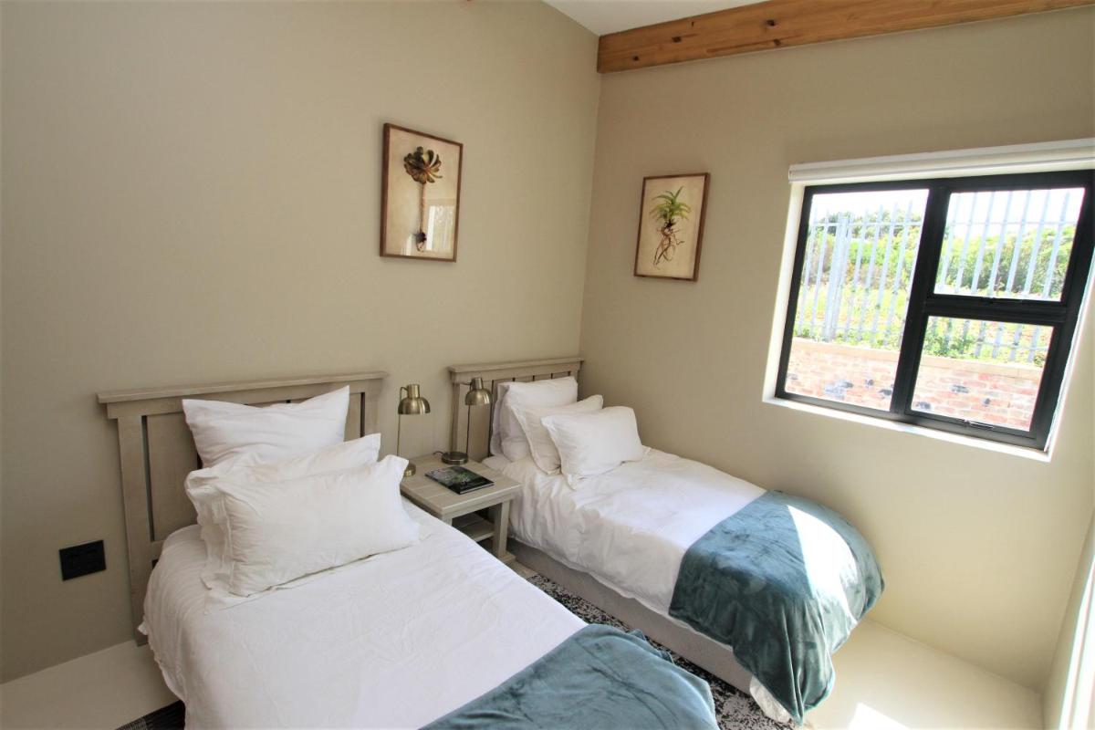 Garden Flat - Walk To The Beach (no load shedding) - Hizvo
