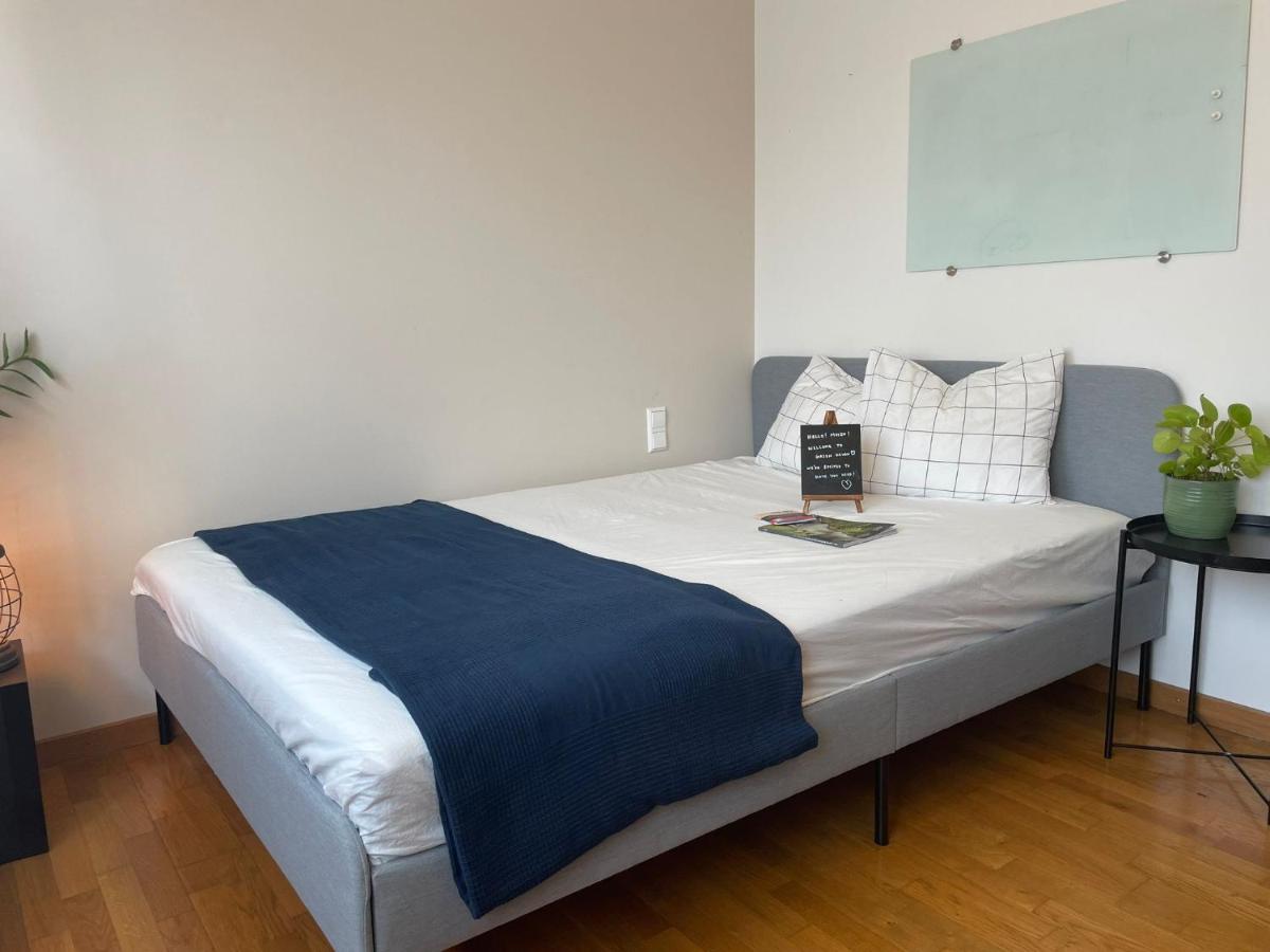 Green Haven - Guest Room in Mid Century Modern Homestay Apt Luxembourg - Housity