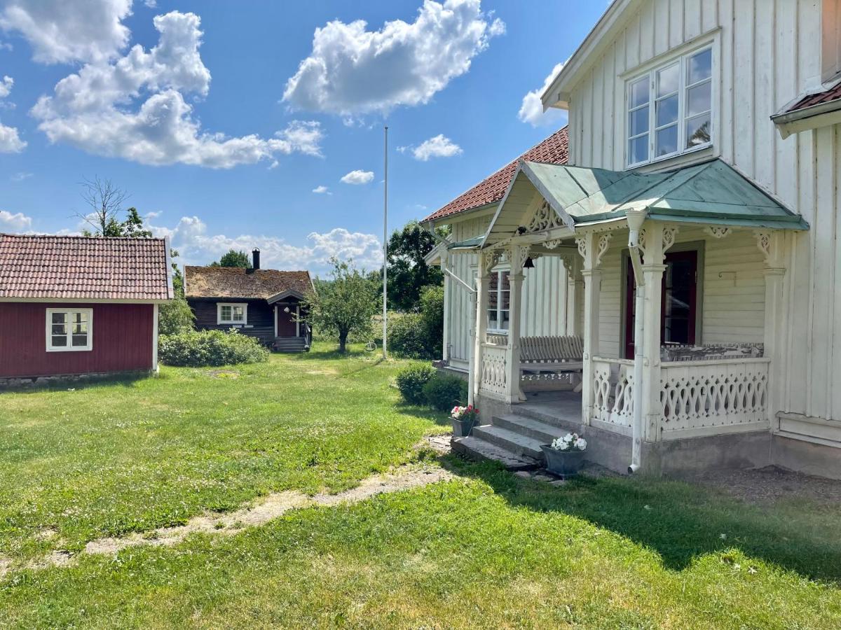 Backgårdens Timmerstuga - Housity
