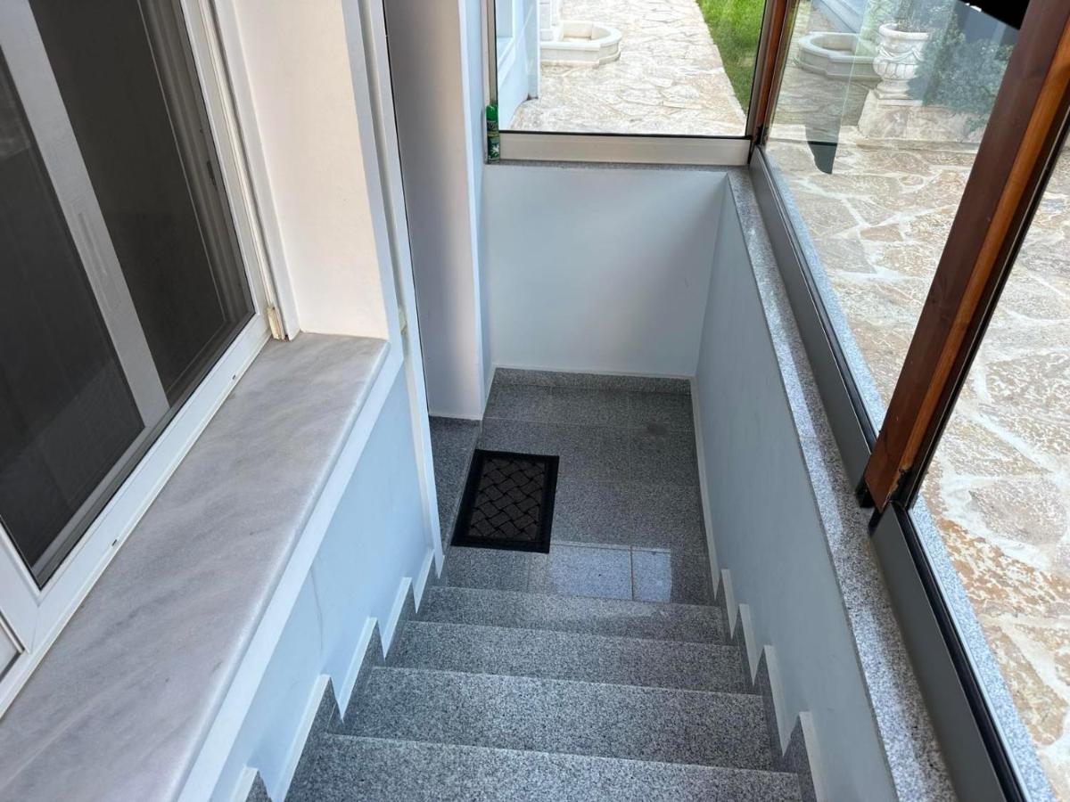 KONTIS' Luxury Detached house near the sea - Housity