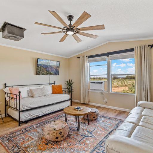 Arizona Desert Oasis W- A/C Sleeps 7 - Housity