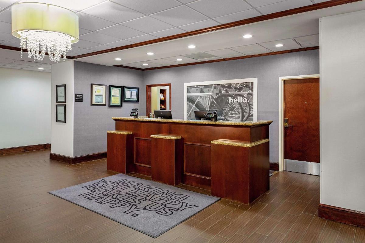 Hampton Inn Atlanta-Fairburn - Housity