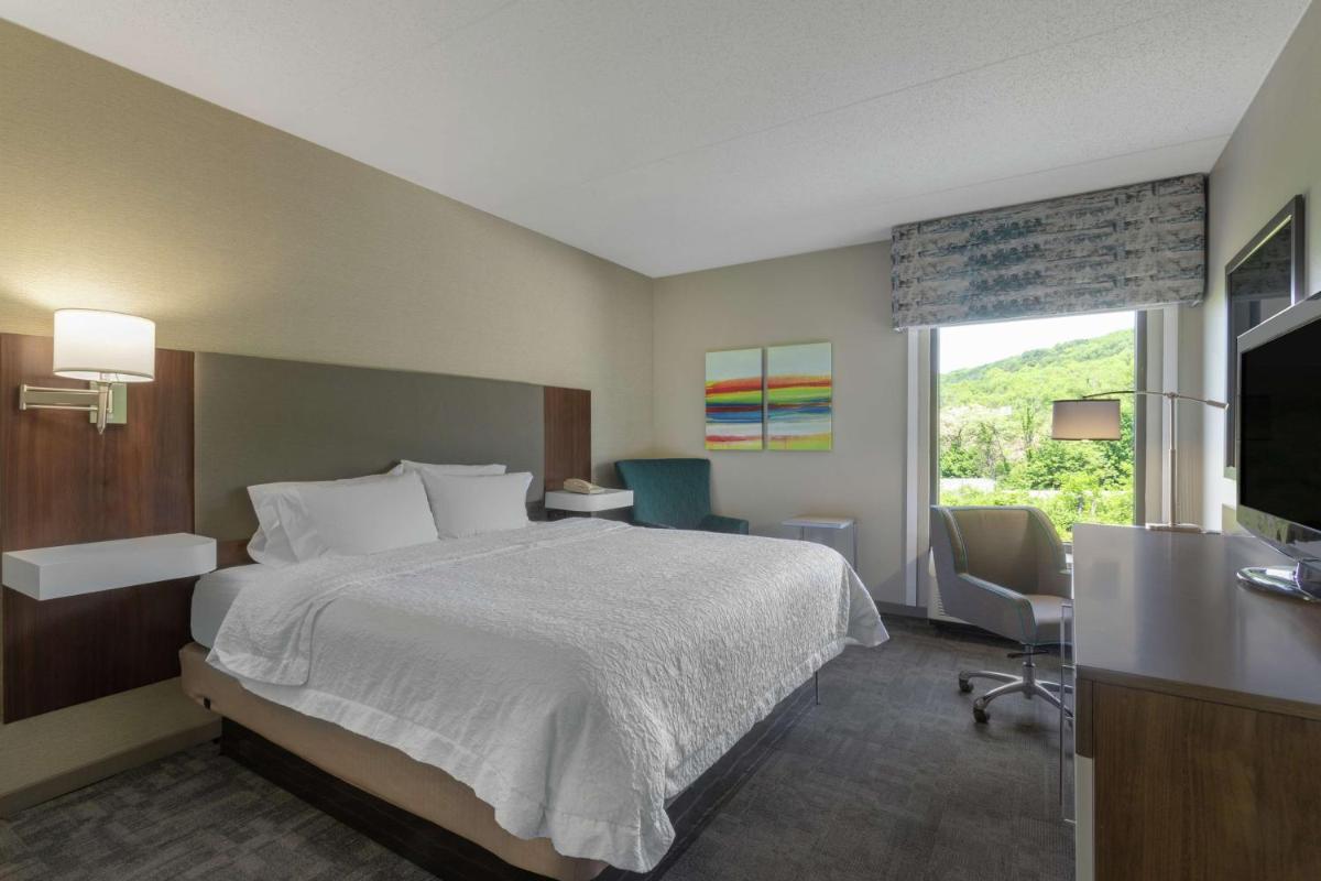Hampton Inn Bedford - Housity