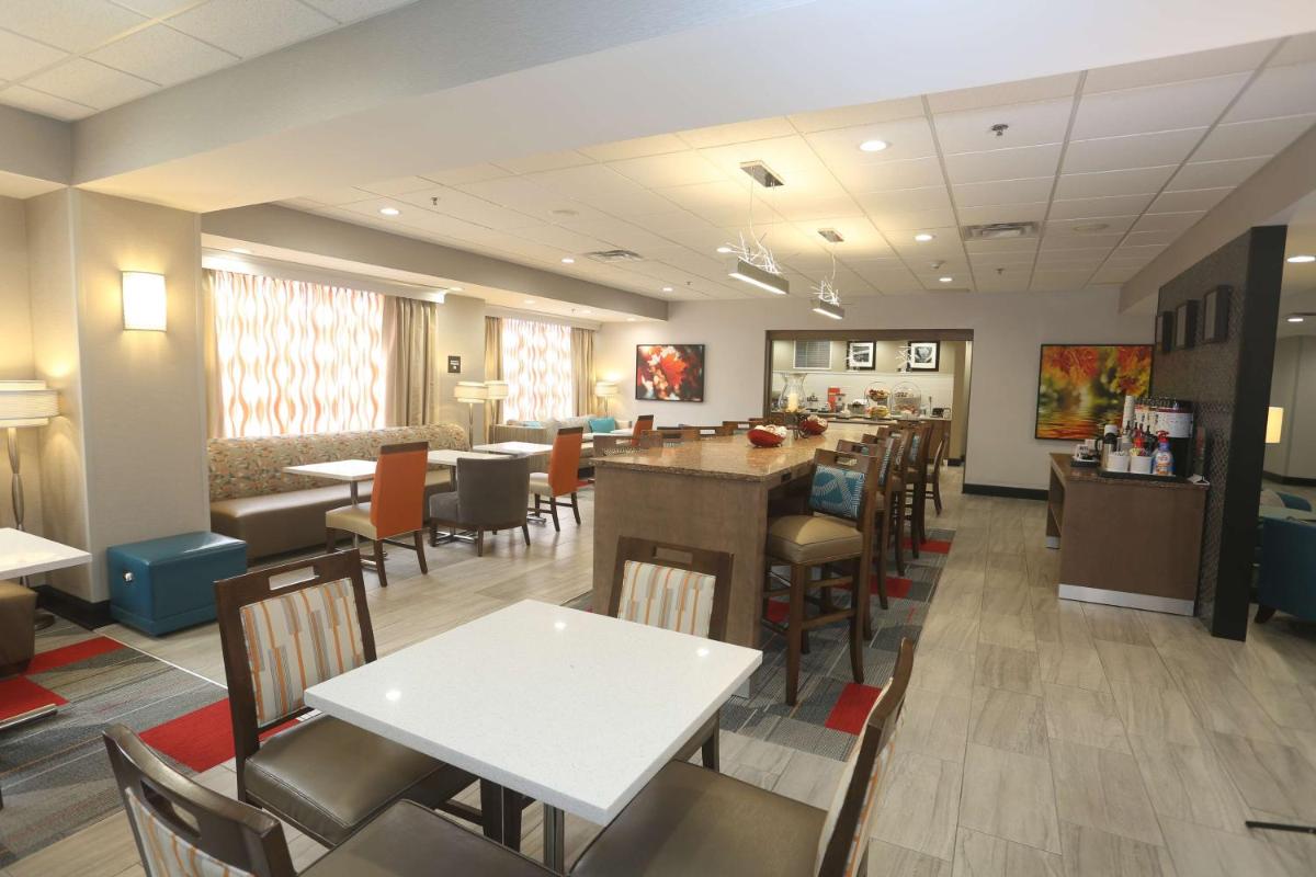Hampton Inn Owego - Housity