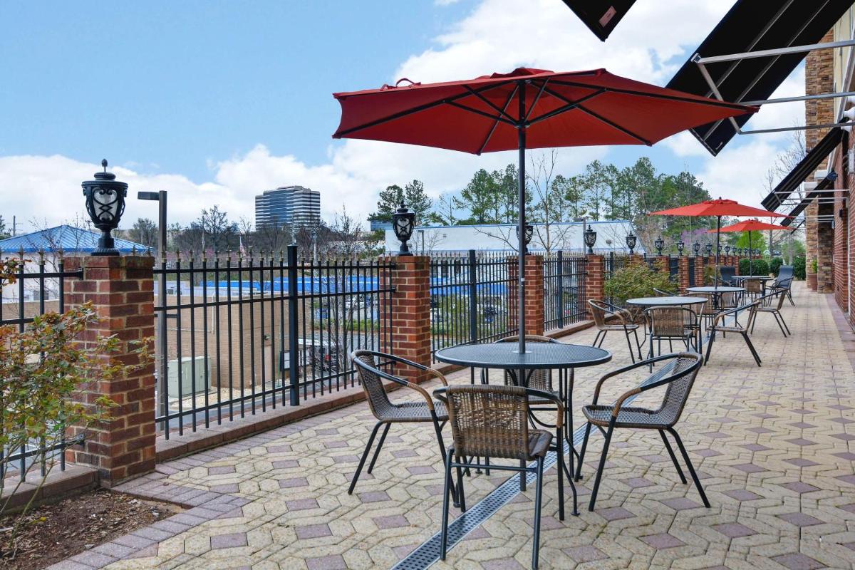 Hampton Inn & Suites Birmingham-Hoover-Galleria - Housity