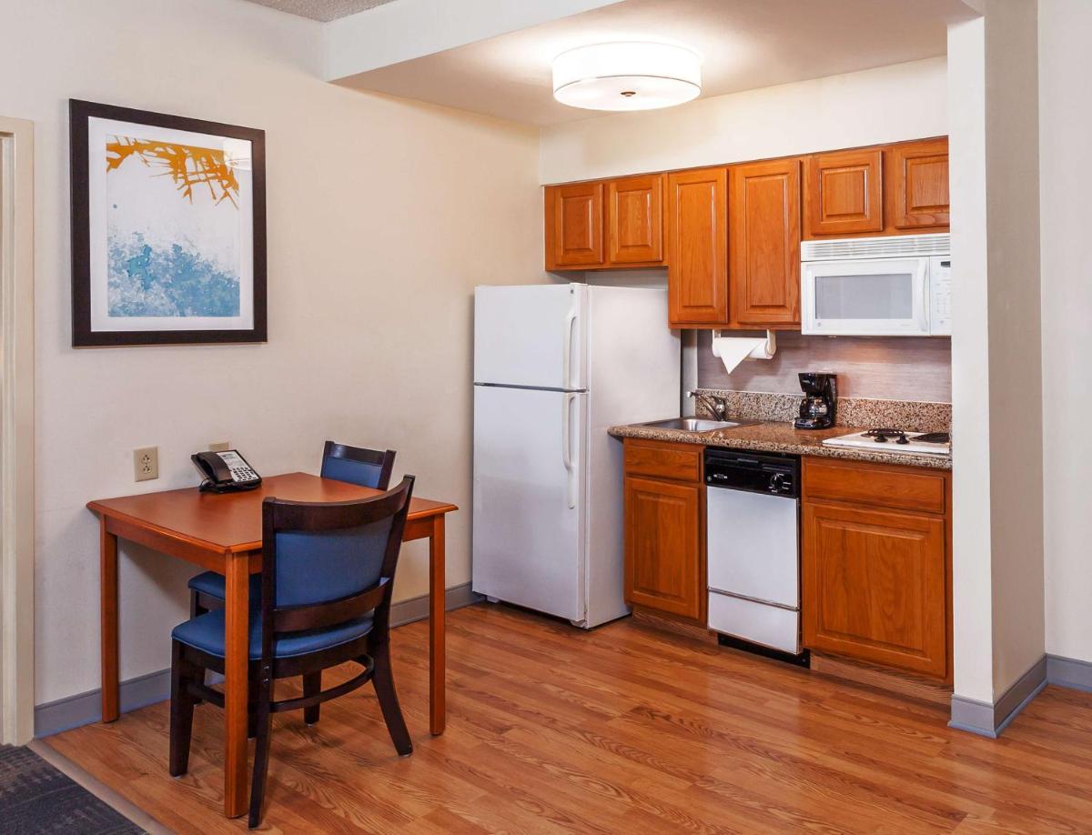 Homewood Suites by Hilton Brownsville - Housity