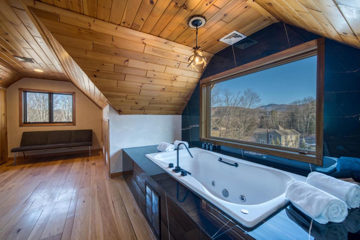The Haüs Windham - Spacious Suites, Hot Tub, Mountain Views! - Housity