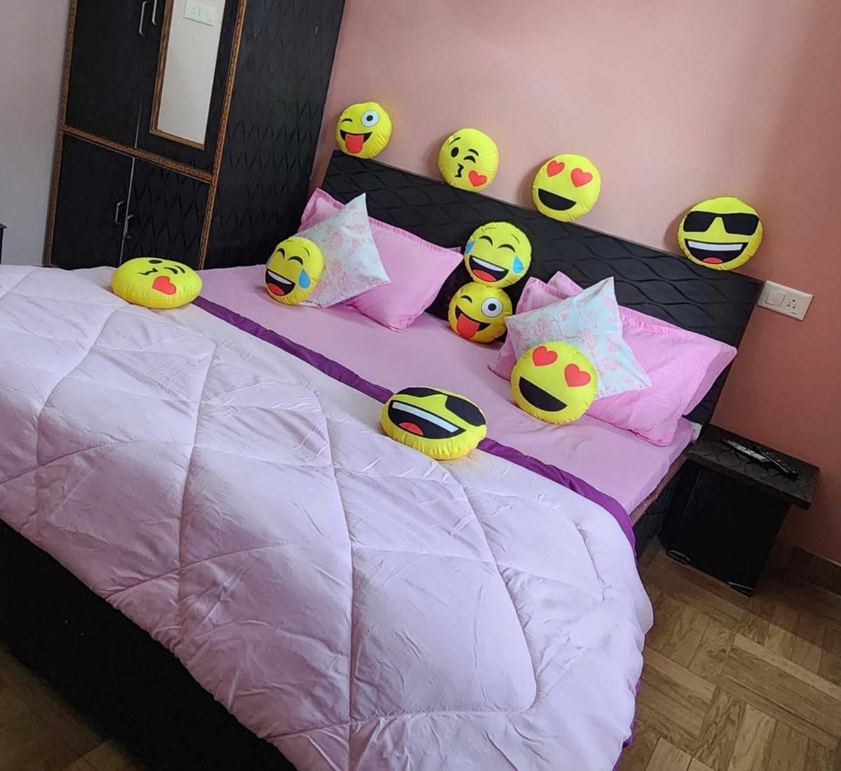 Hotel O HOME 81250D Abhiaak Regency - Housity