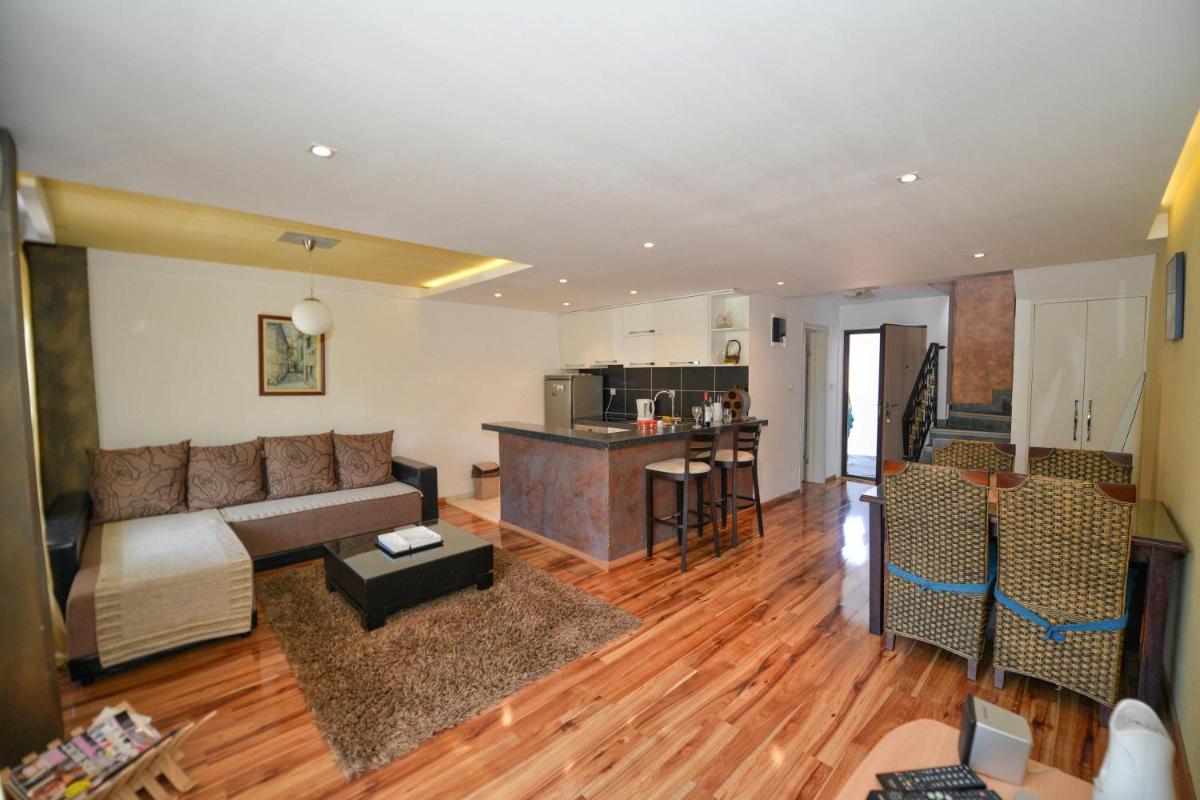 Suitetrails - J & P Apartments