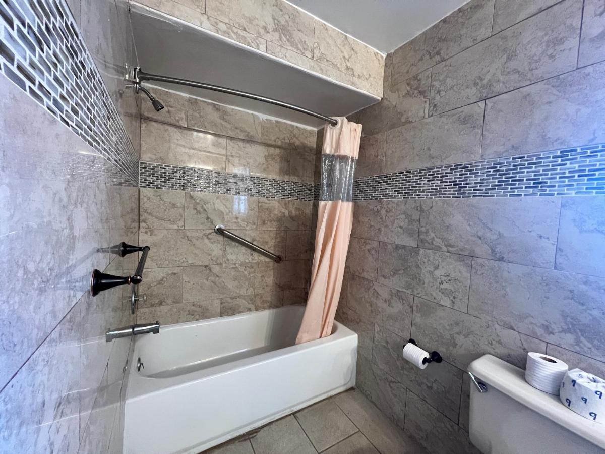 Shore Beach Houses - 52 - 404 Porter Avenue - Housity