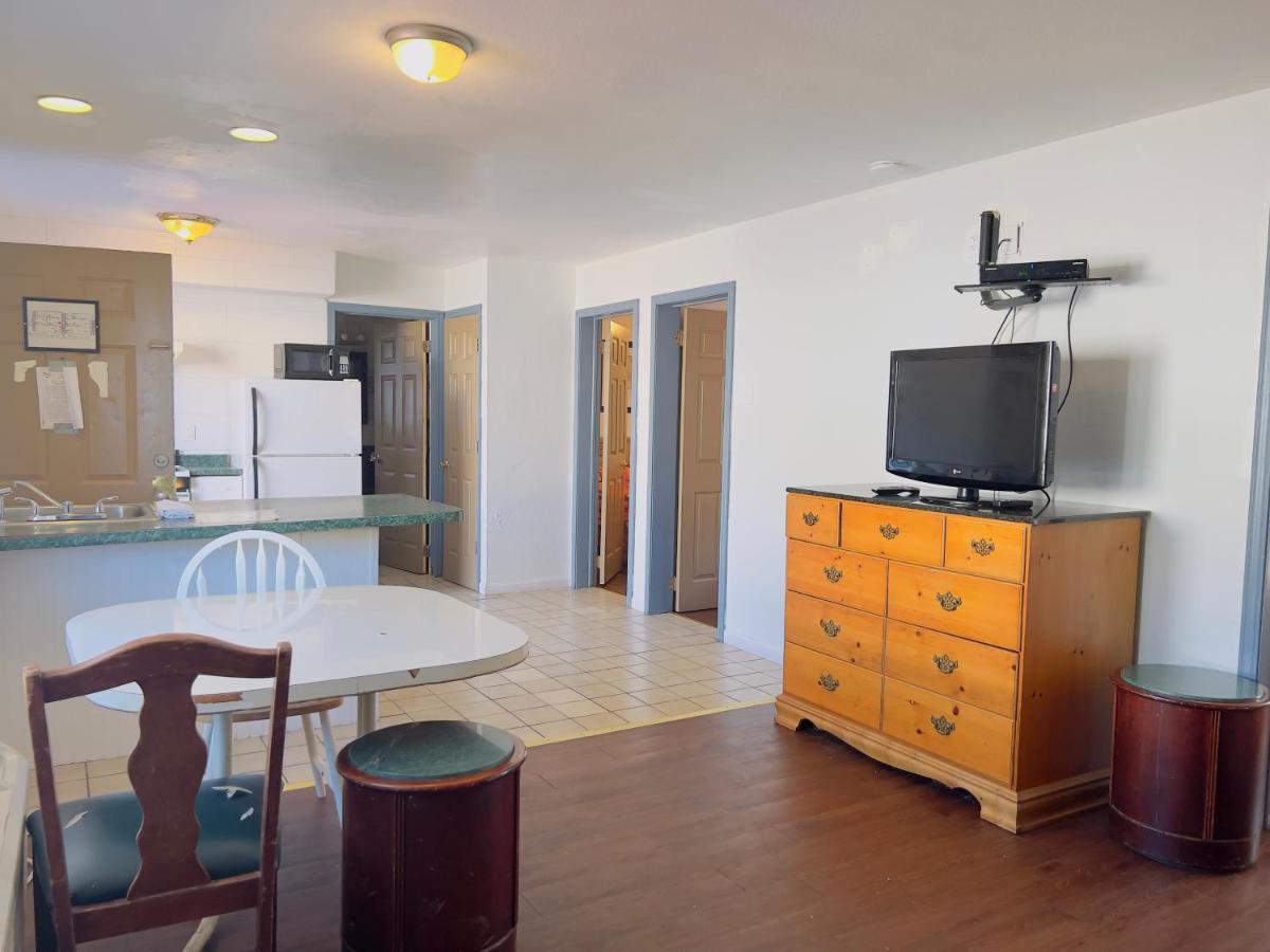 Shore Beach Houses - 52 - 405 Porter Avenue - Housity