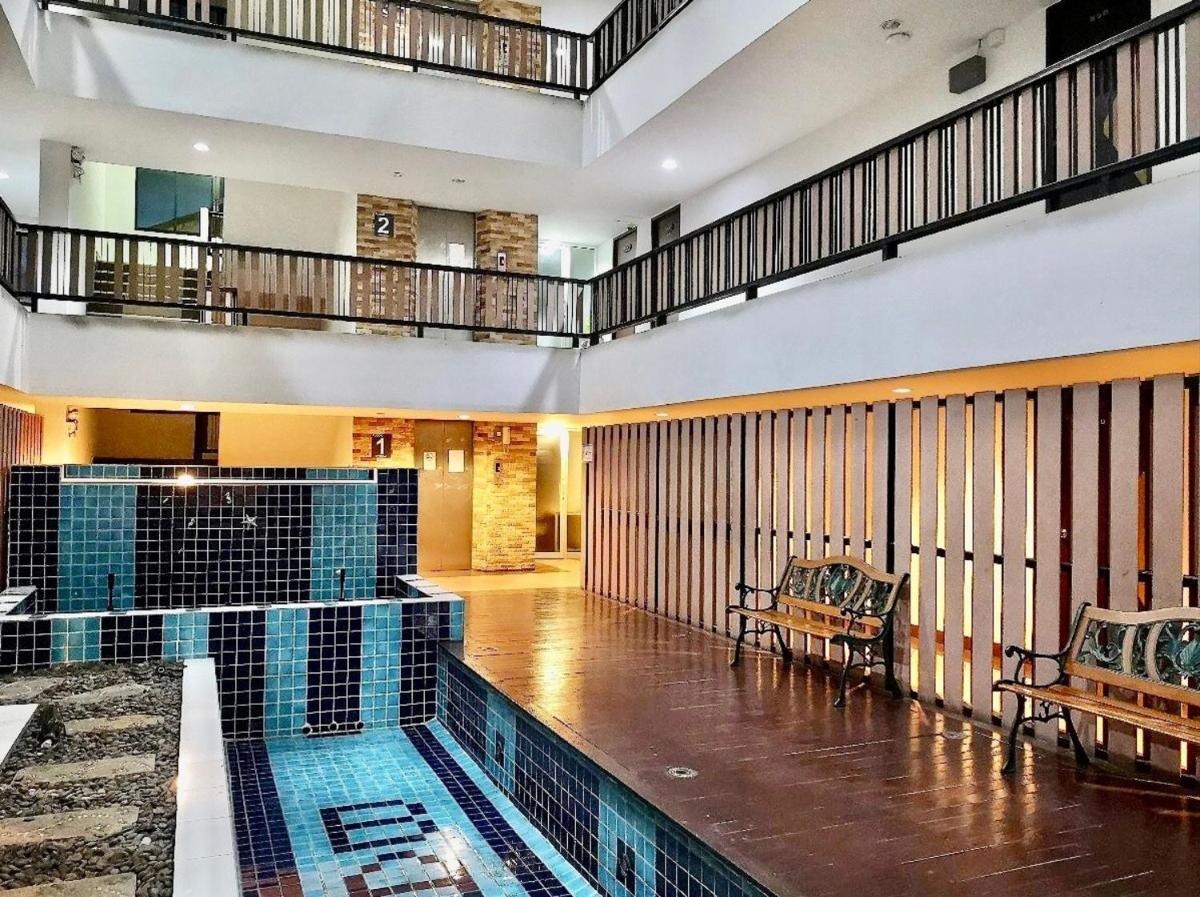 Grannylla Charoenkrung - Housity